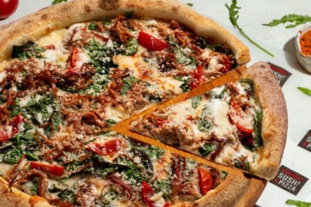 Піца з рваною індичкою