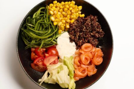 Боул з лососем