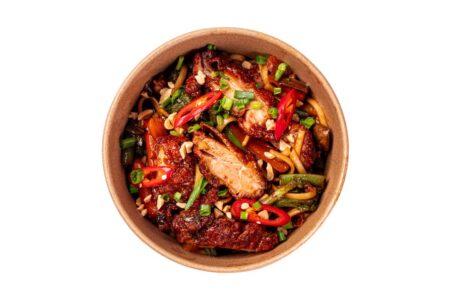 Удон із куркою та овочами