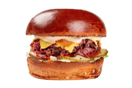 Бургер з рваною яловичиною